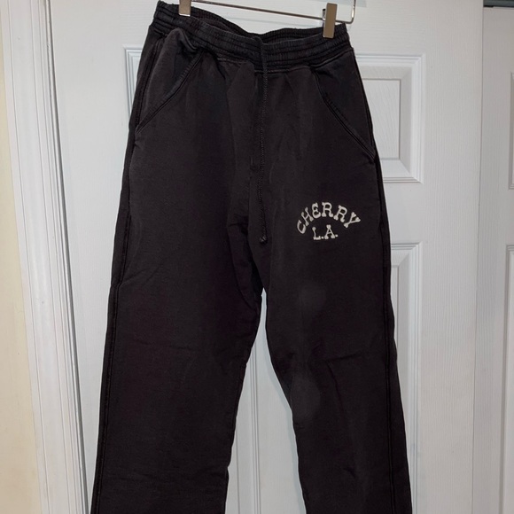 CHERRY LA Sweats - Picture 2 of 3